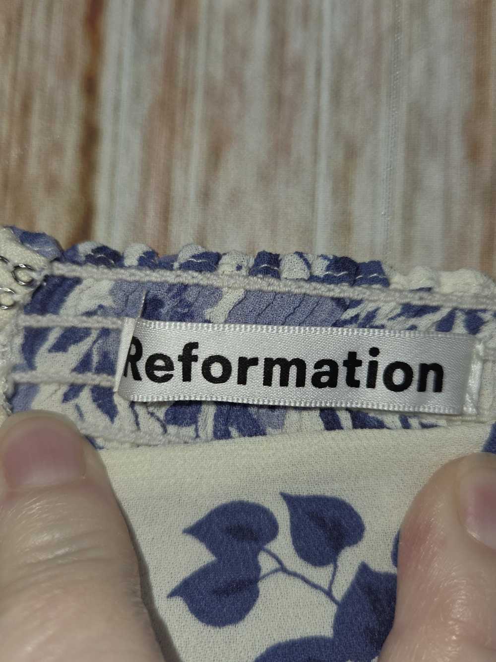Reformation Annabell mini dress featuring a blue and Cream floral print. Size 0 - Picture 5 of 5